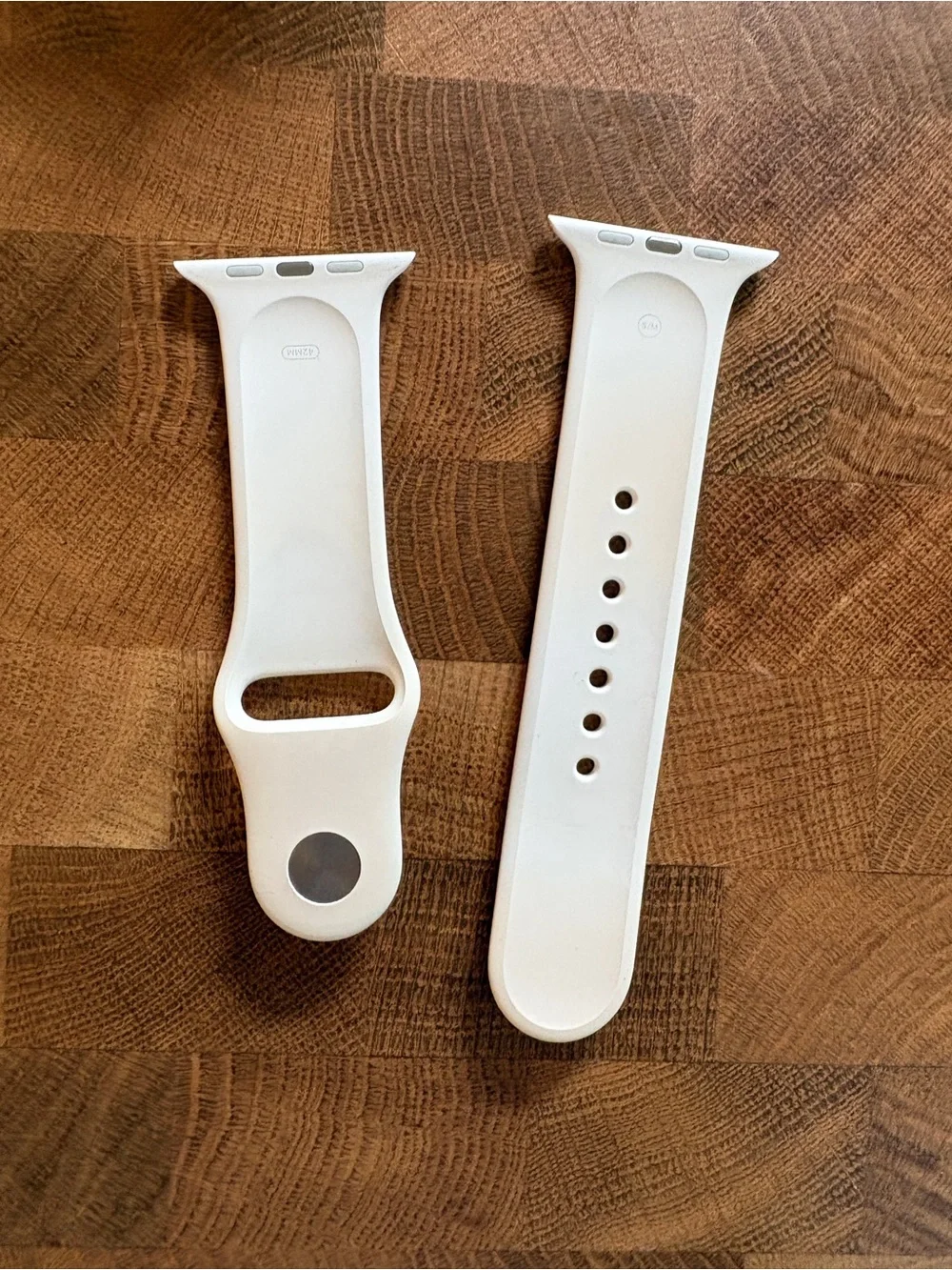 Apple Silicone Sport Band for Apple Watch in Starlight